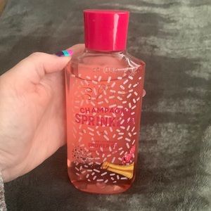 🦩$10 or 3 for $25🦩Bath & Body Works Champagne Sprinkles Shower Gel